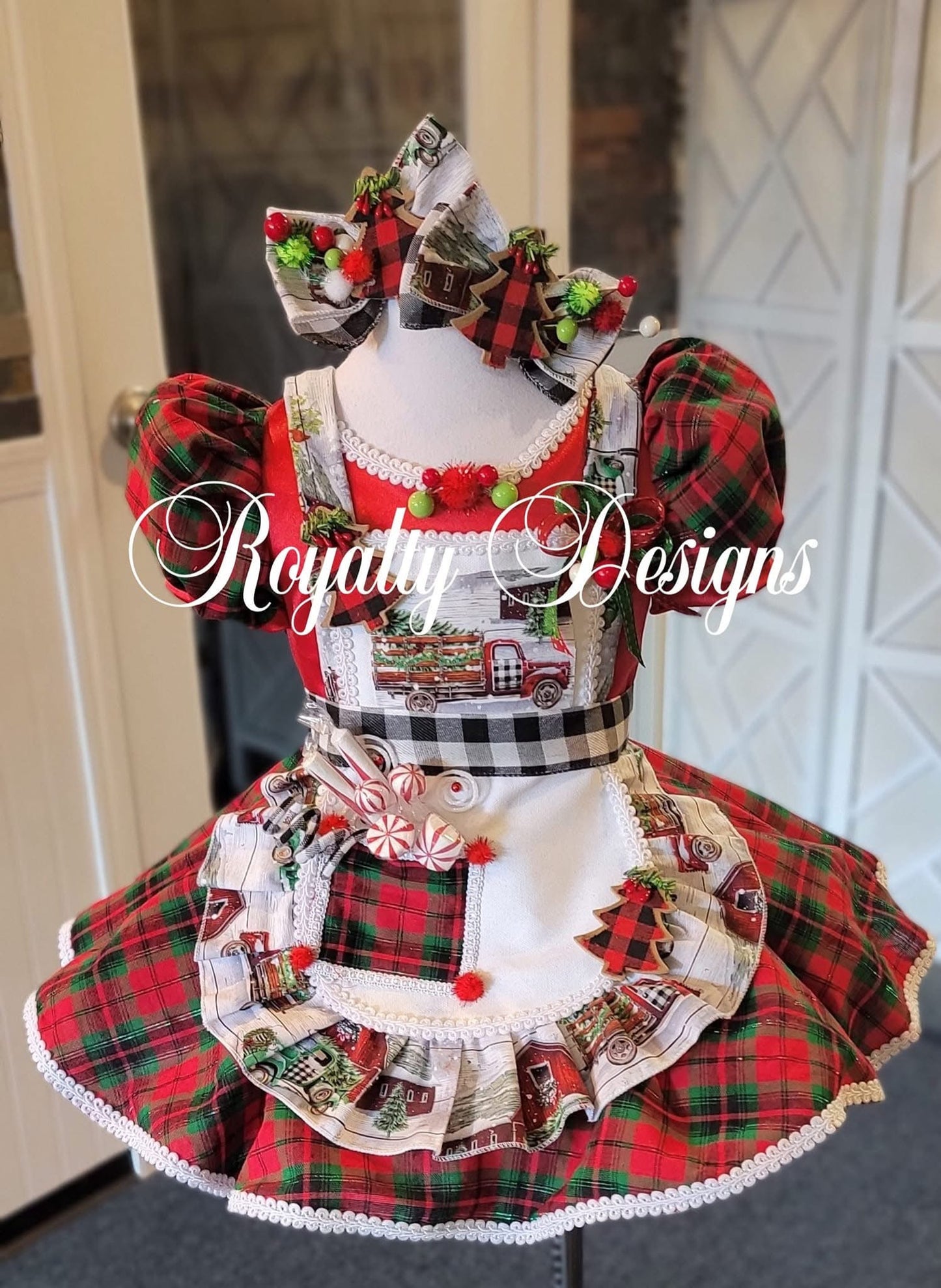 18/3 Slim 4 Christmas On The Farm By Royalty Designs