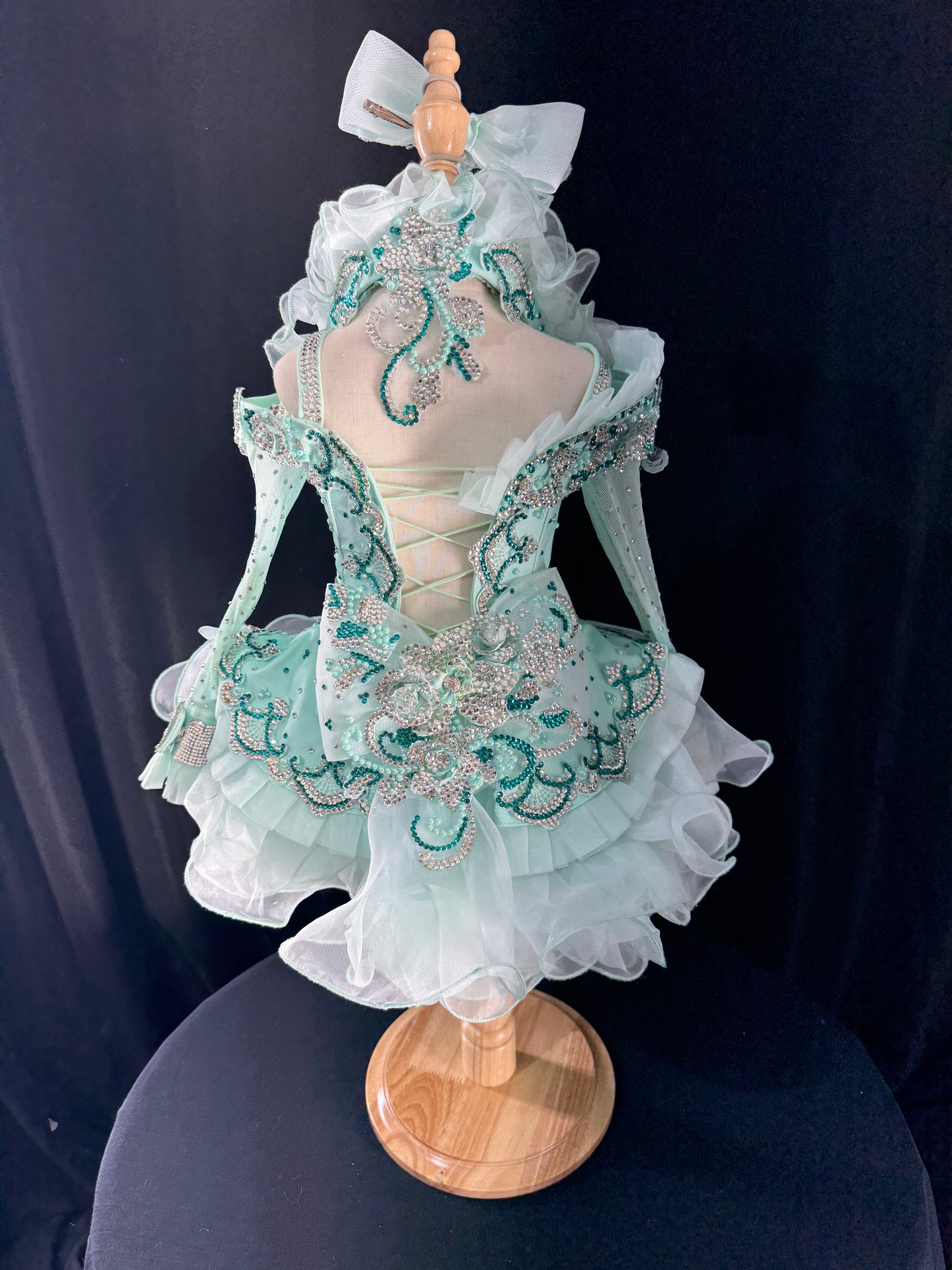 18/3 - Mint Ruby Belle Mega Glitz