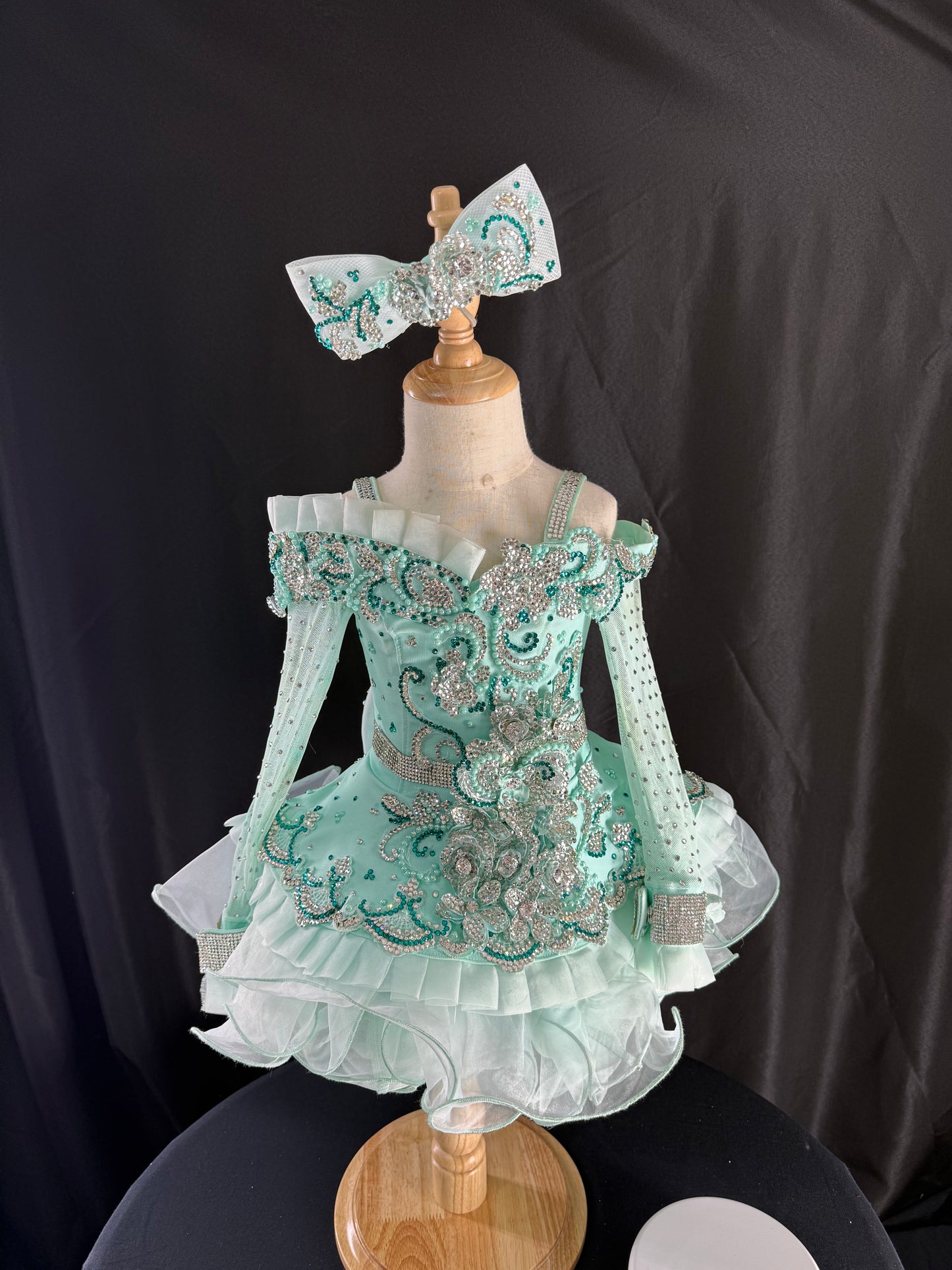 18/3 - Mint Ruby Belle Mega Glitz