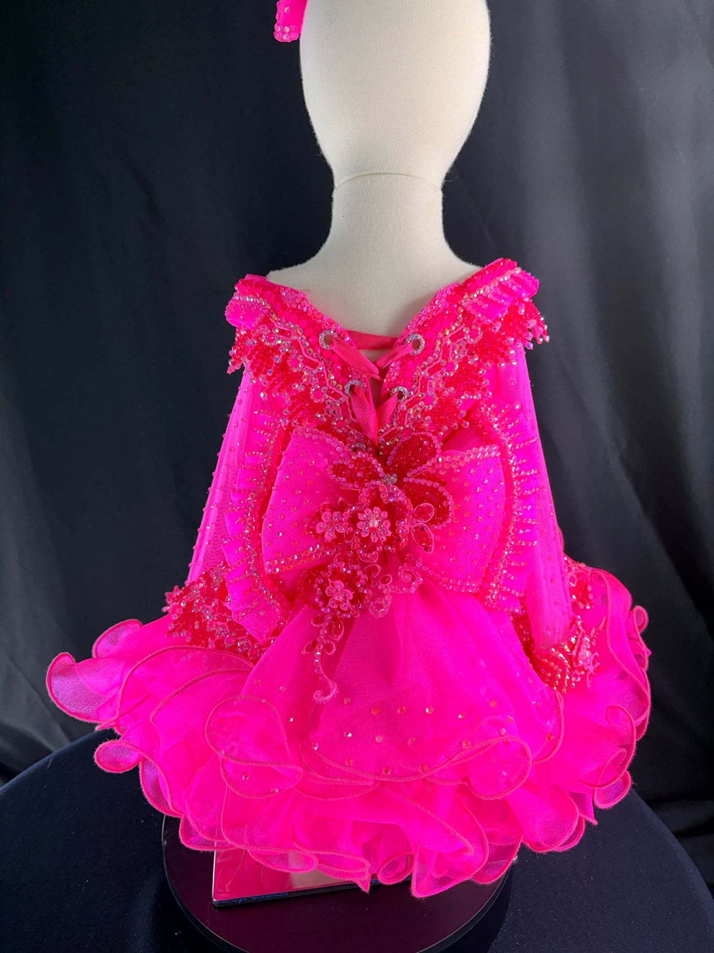 12/2 Neon Dreams Luna Amori