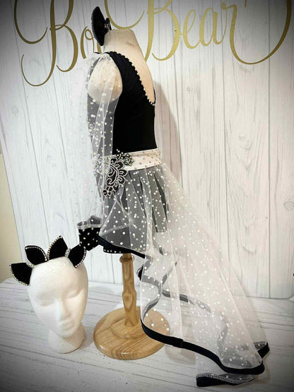 18/3 black and white FF by Boo Bear