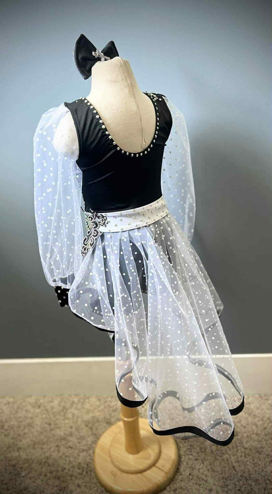 18/3 black and white FF by Boo Bear