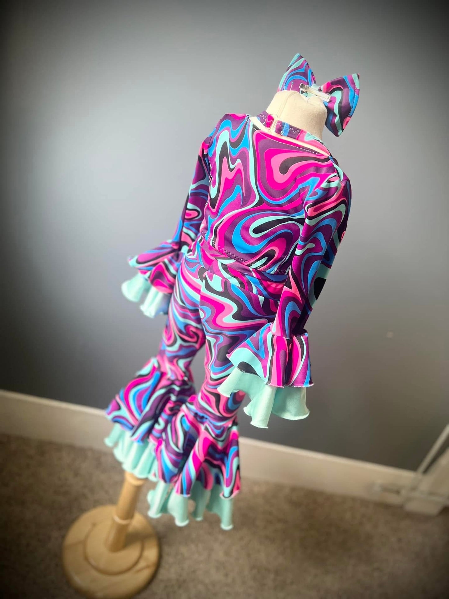 2/4 Disco Diva OOC/Casual