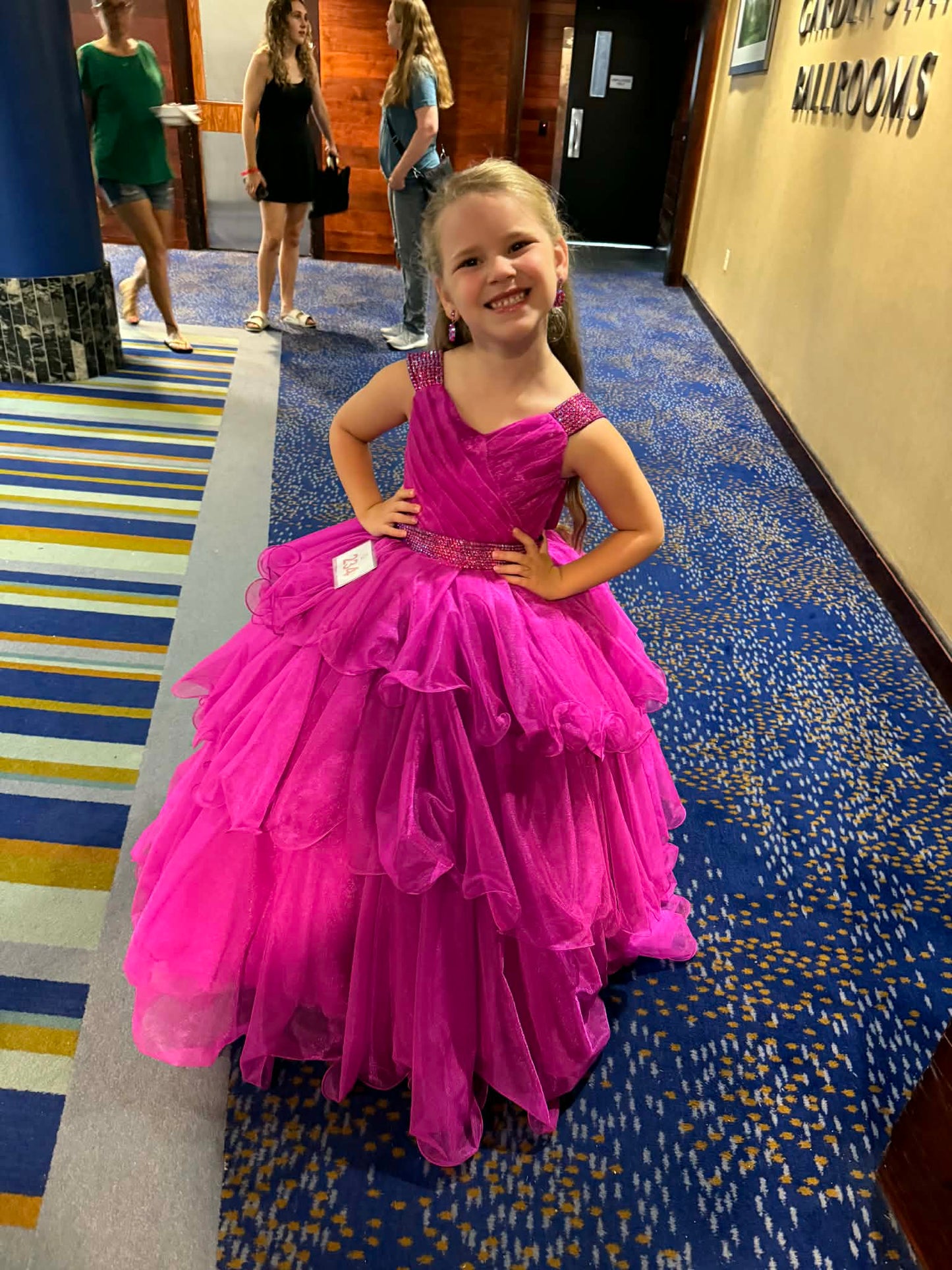 Ballgown - Size 6 - Fabulous Majenta