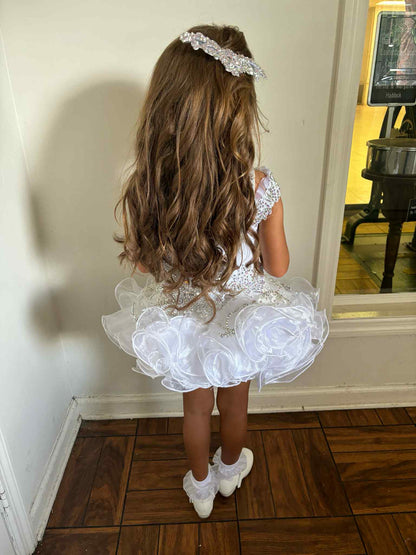 2/4 White Royalty Designs - High Glitz