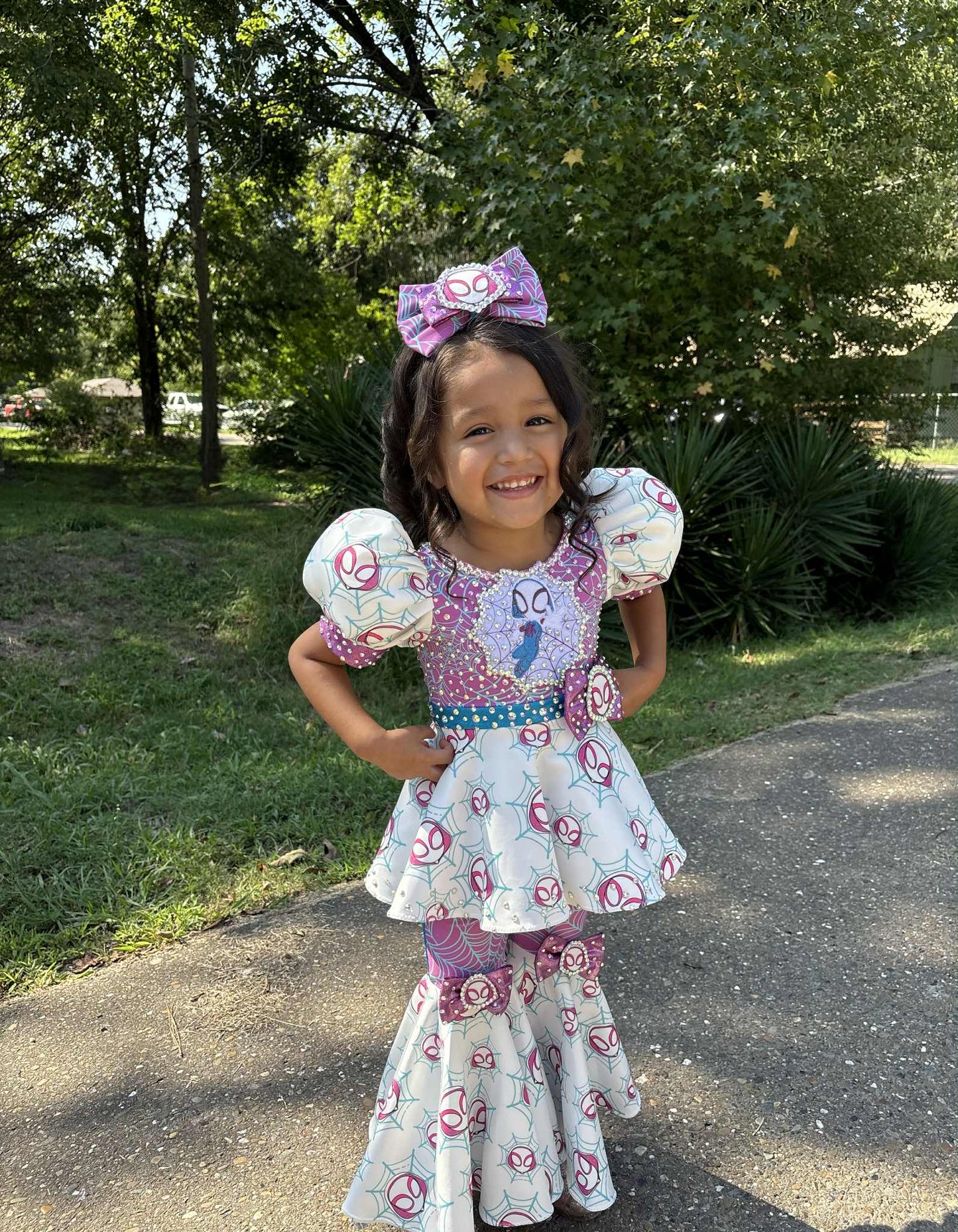 18-3 Mega Glitz Ghost Gwen OOC