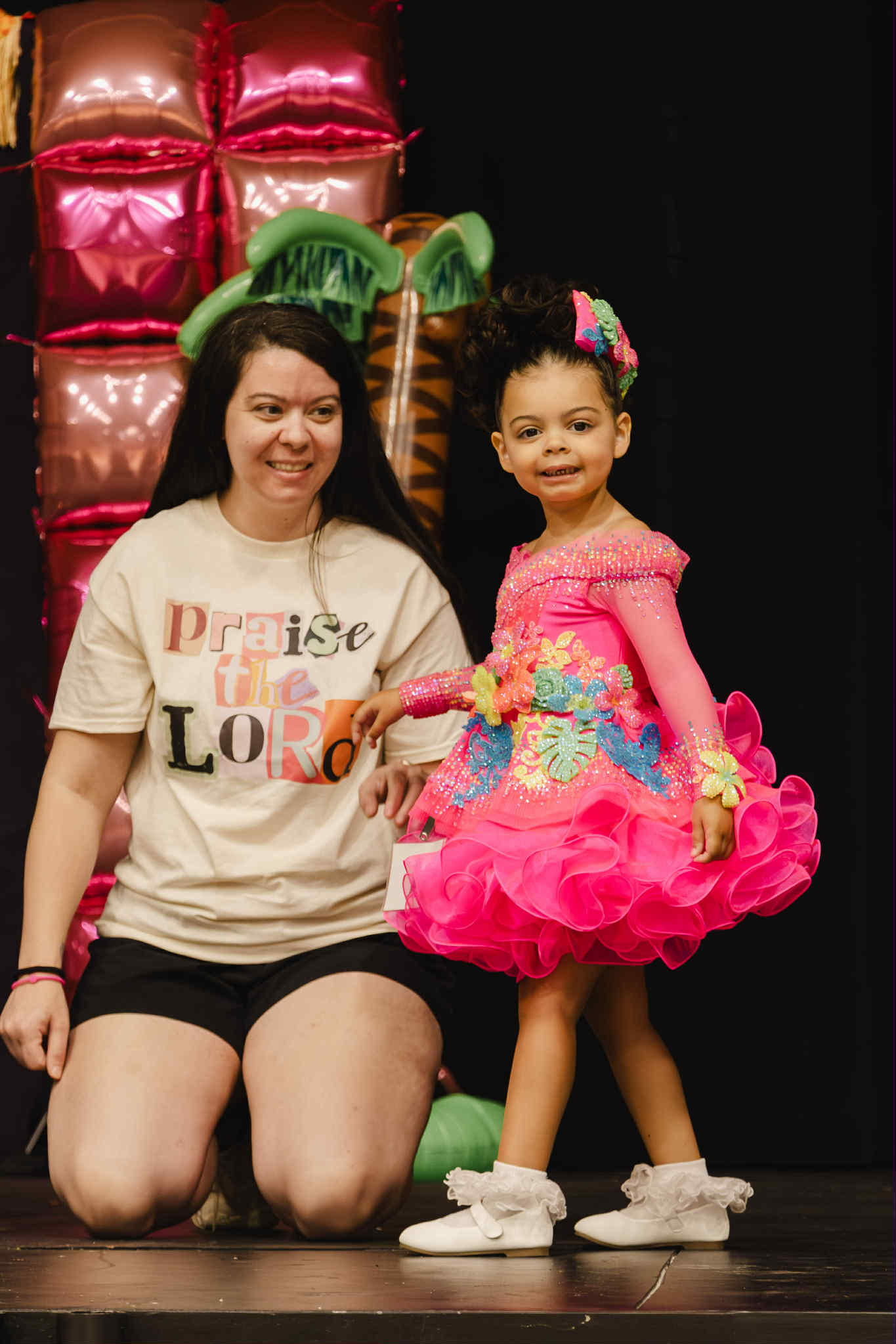 18/3 Hawaiian  Luna in vivid Pink and Purple Colors