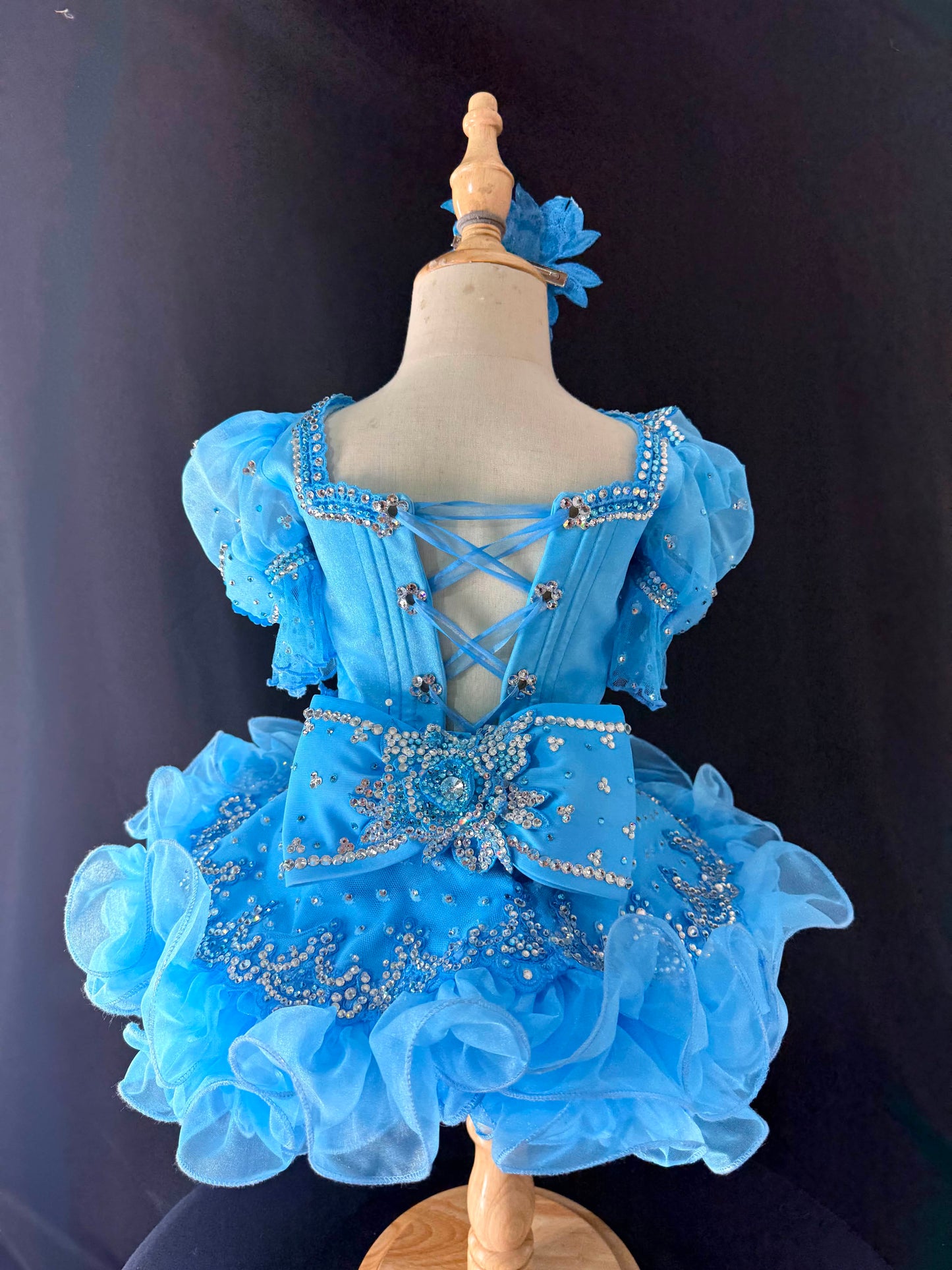 18/3 slim 4 Blue Bombshell By Connie Hobson