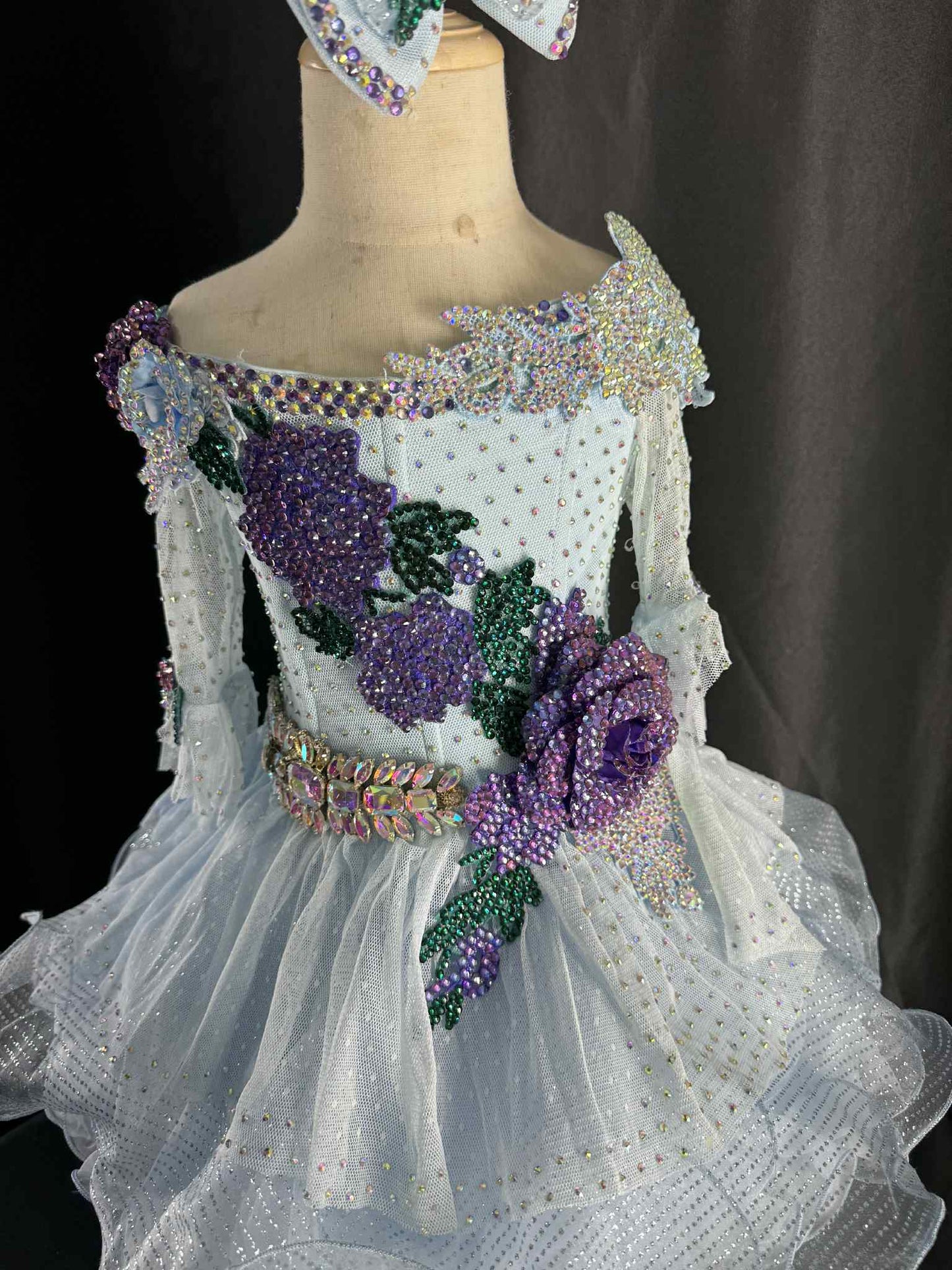 18/3-2/4 Blue High Glitz Luna Amori