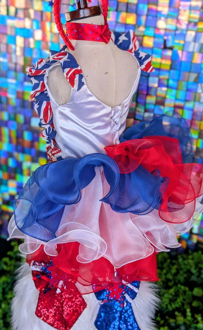 2/4 Party In The USA By Parisian Bridal
