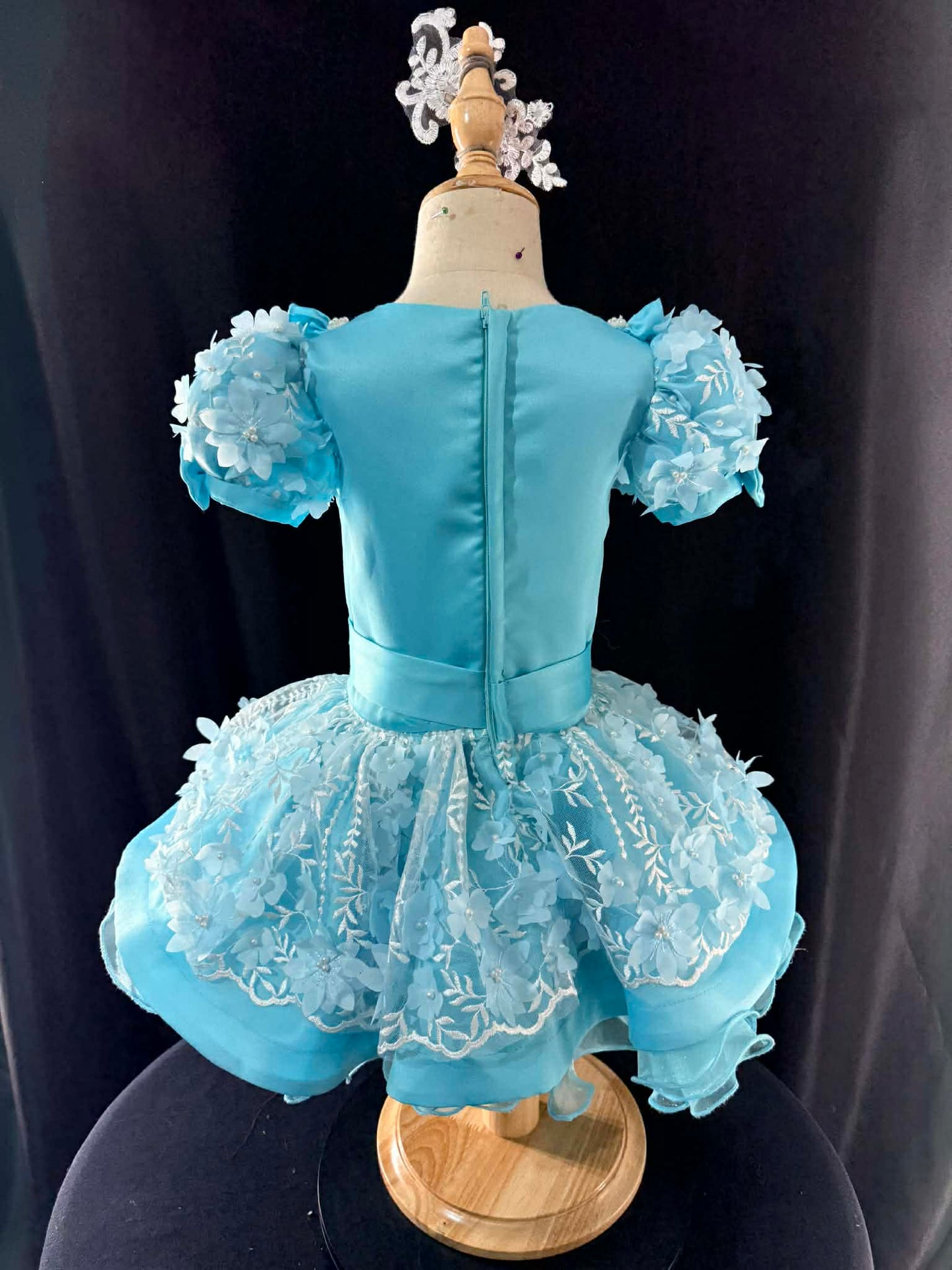 2/4-3/5 Powder blue Tina Marshall Natural