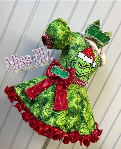 3/5 Grinch by Miss Ellz