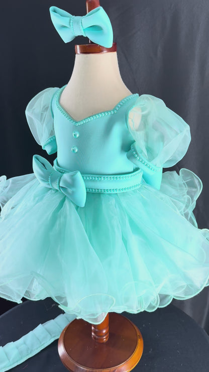 12/2-18/3 Turquoise  Tiffany Blue Natural Luna