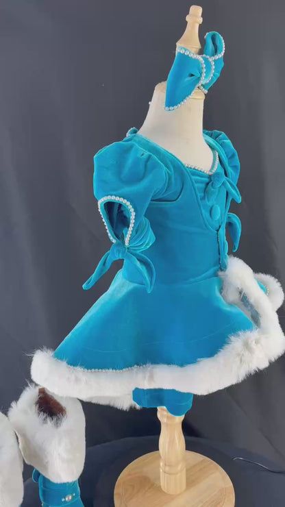 3/5 Turquoise Winter Wear By Luna Amori