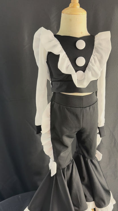 18/3-Slim 4 Black and White Casual