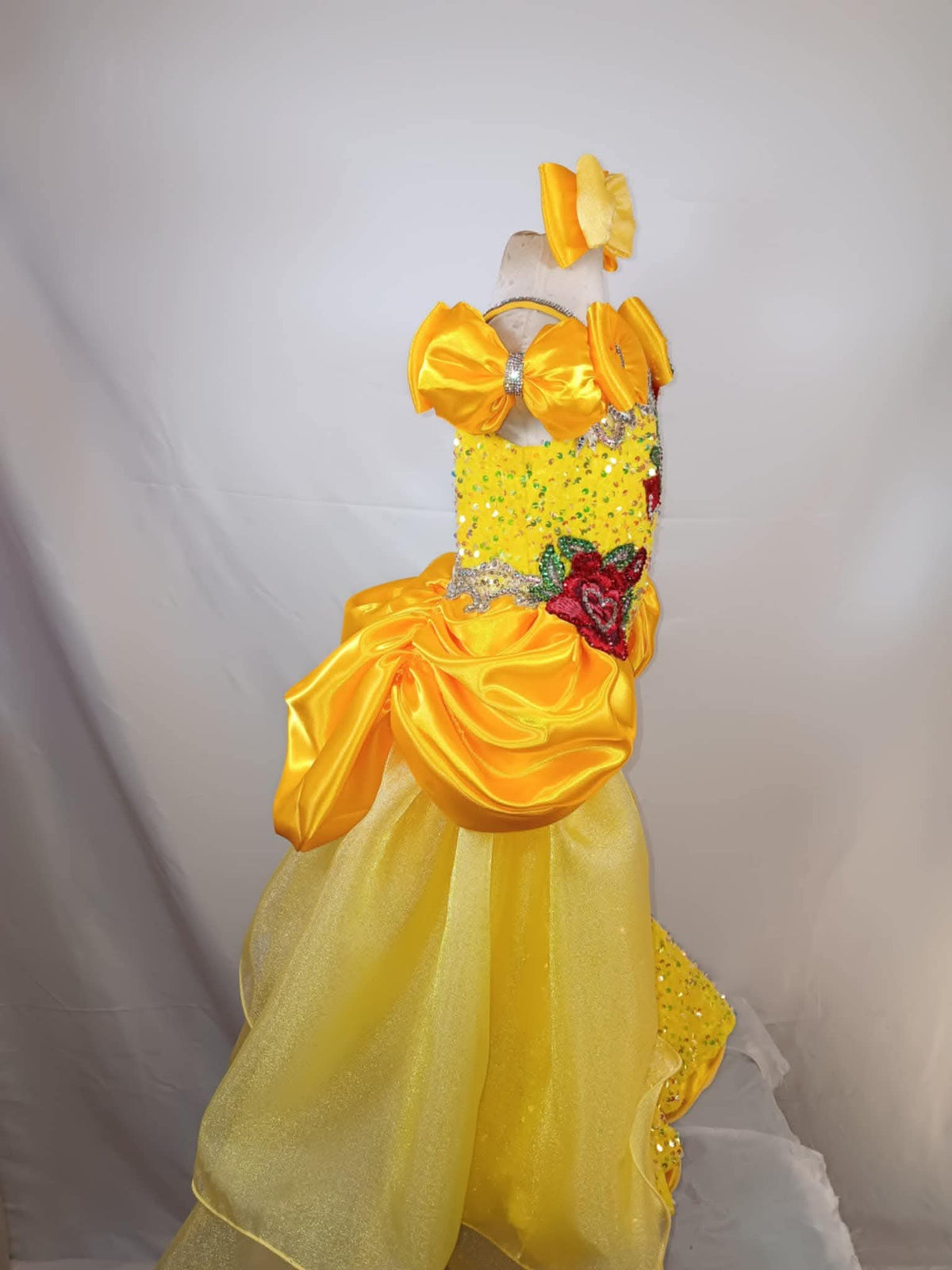 18/3 Belle of the Ball OOC by Gemics