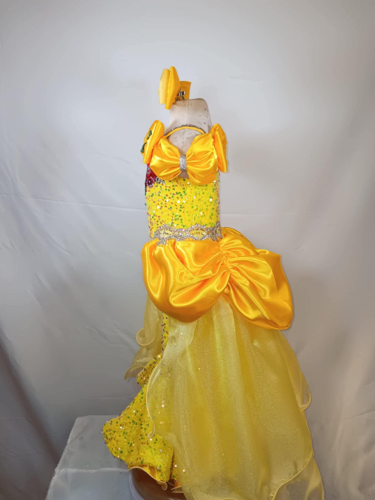 18/3 Belle of the Ball OOC by Gemics